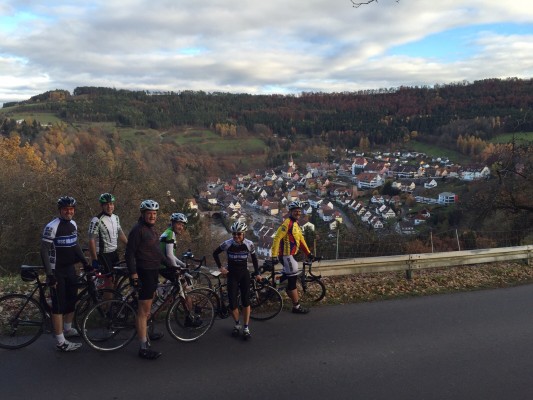 Wild-Berg Blick: Wolfgang, Peter, Siggi, Ralf, Ulli, Herbert und Ali hat das Bild gemacht.