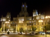 An der Plaza Cibeles bei Nacht